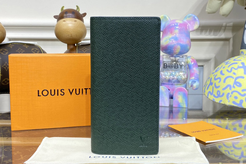 Louis Vuitton M81554 LV Brazza Wallet in Green Taiga cowhide leather