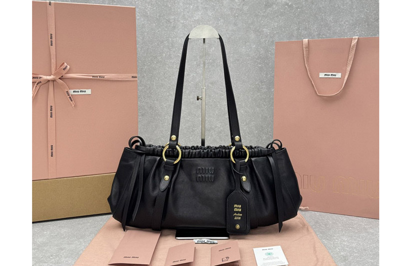 Miu Miu the pouch bag in Black Leather