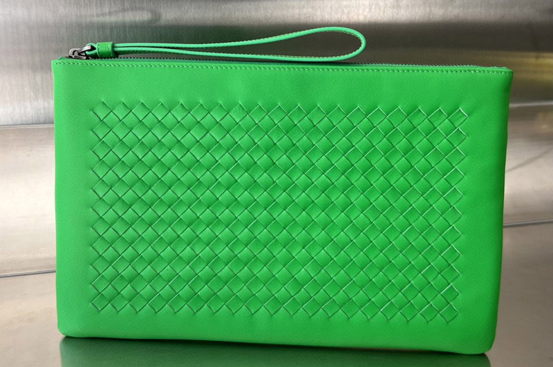 Bottega Veneta 256405 Pouch Bag in Green Leather