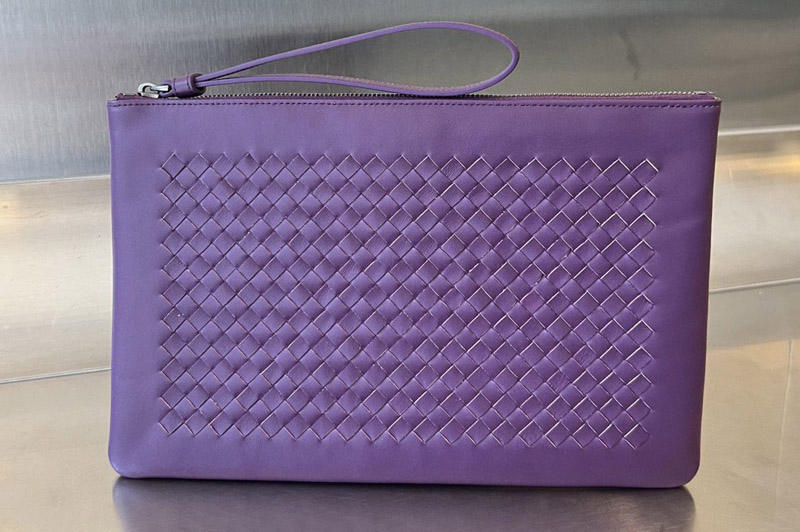 Bottega Veneta 256405 Pouch Bag in Purple Leather