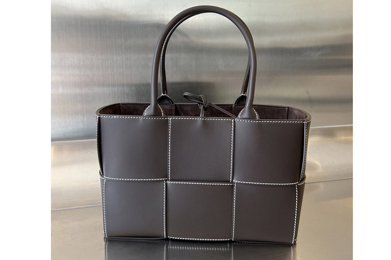 Bottega Veneta 652867 Small Arco Tote Bag in Brown Leather