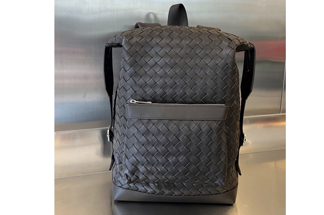 Bottega Veneta 653118 Small Intrecciato Backpack in Dark Brown leather
