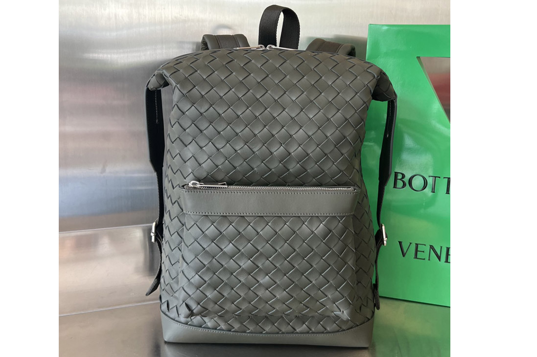 Bottega Veneta 653118 Small Intrecciato Backpack in Dark Green leather