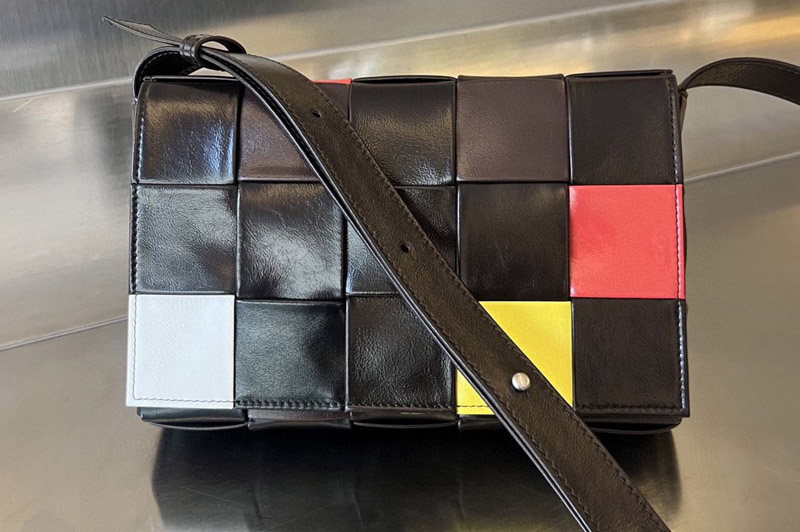 Bottega Veneta 667298 Medium Cassette cross-body bag in Multicolor Leather
