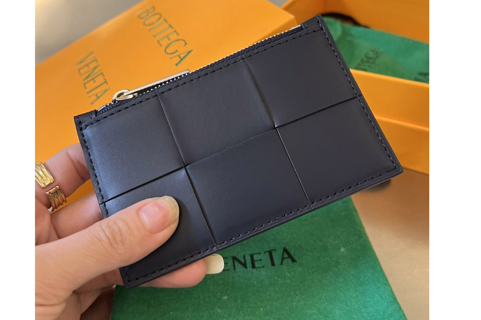 Bottega Veneta 679843 Zipped Card Case in Dark Grey Leather