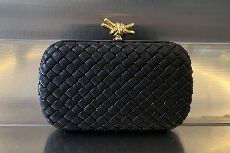 Bottega Veneta 717622 Knot Clutch Bag in Black Leather
