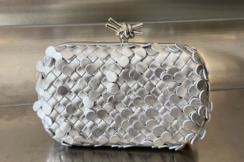 Bottega Veneta 717622 Knot Minaudiere clutch Bag in Silver Leather With Silver
