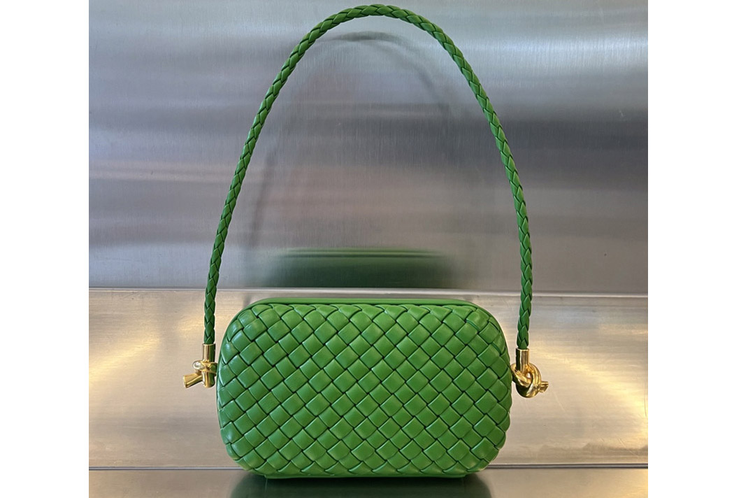 Bottega Veneta 717623 Knot On Strap Bag in Green Leather