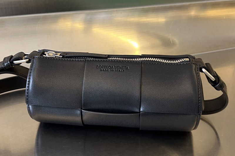 Bottega Veneta 741561 Small Canette Bag in Black Leather