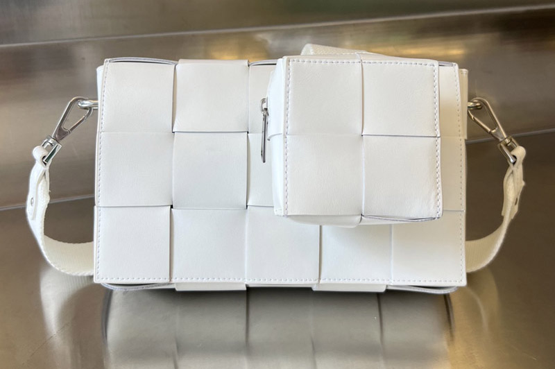 Bottega Veneta 741777 Cassette With Versatile Strap Bag in White Leather