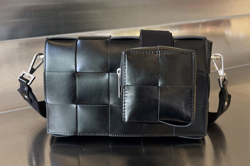 Bottega Veneta 741777 Cassette With Versatile Strap Bag in Black Leather