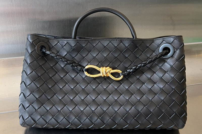 Bottega Veneta 754990 Small East/West Andiamo Top handle bag in Black Leather