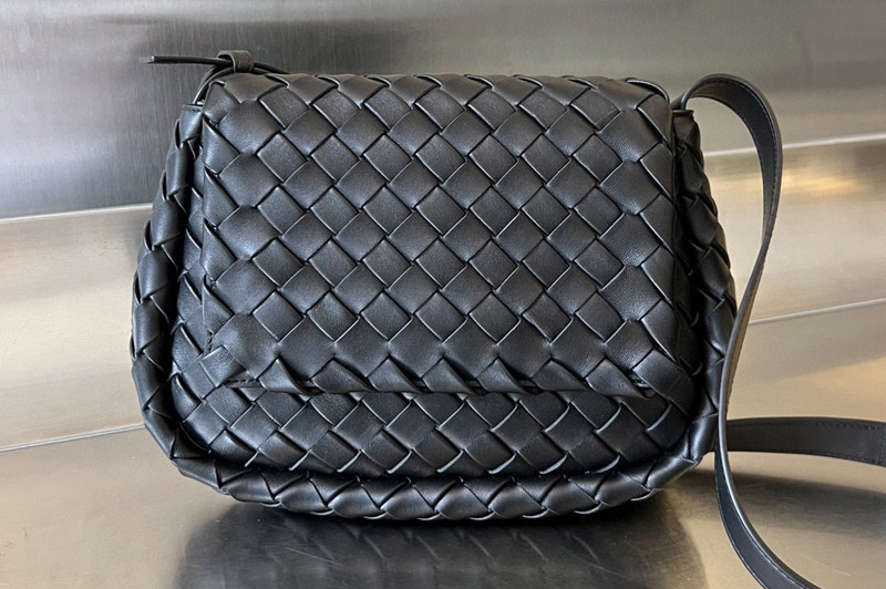 Bottega Veneta 755659 Small Cobble Messenger Cross-body bag in Black Leather