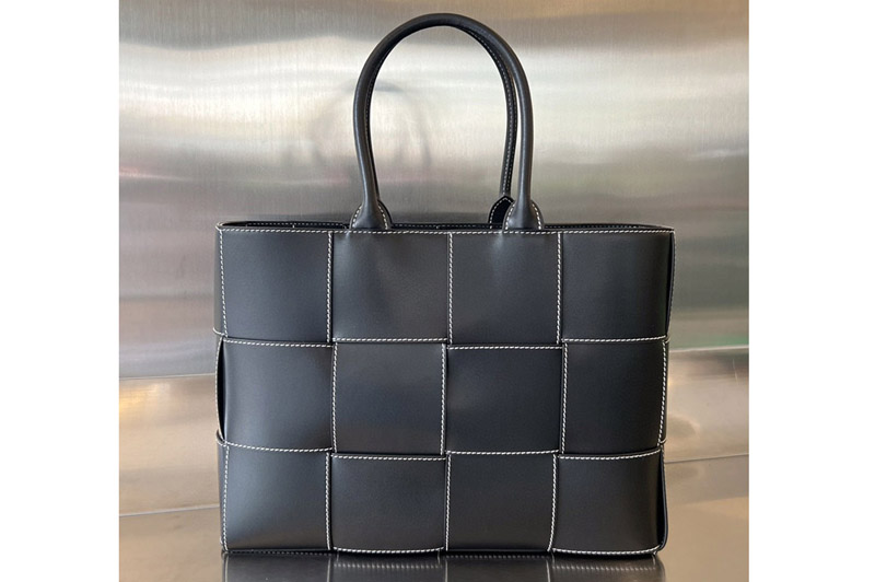 Bottega Veneta 756682 Medium Arco Tote Bag in Black Leather