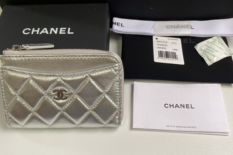 CC AP3179 Classic Zipped Card Holder in Silver Leather