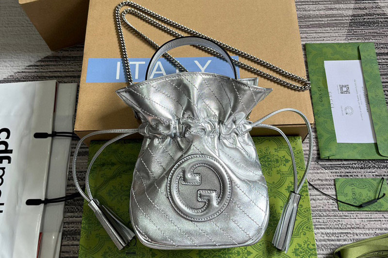 Gucci 760313 Gucci Blondie mini bucket bag in Silver-toned metallic leather