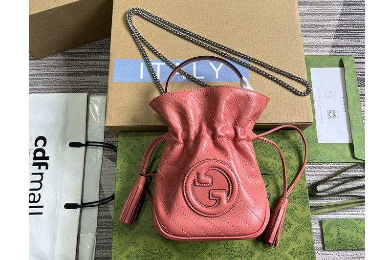 Gucci 760313 Gucci Blondie mini bucket bag in Pink-toned metallic leather
