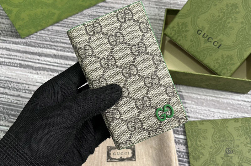Gucci 768249 Long card case with GG detail in Beige and ebony GG Supreme canvas With Green
