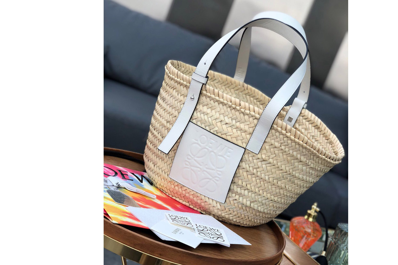 Loewe Small Basket bag in Natural/White palm leaf and calfskin