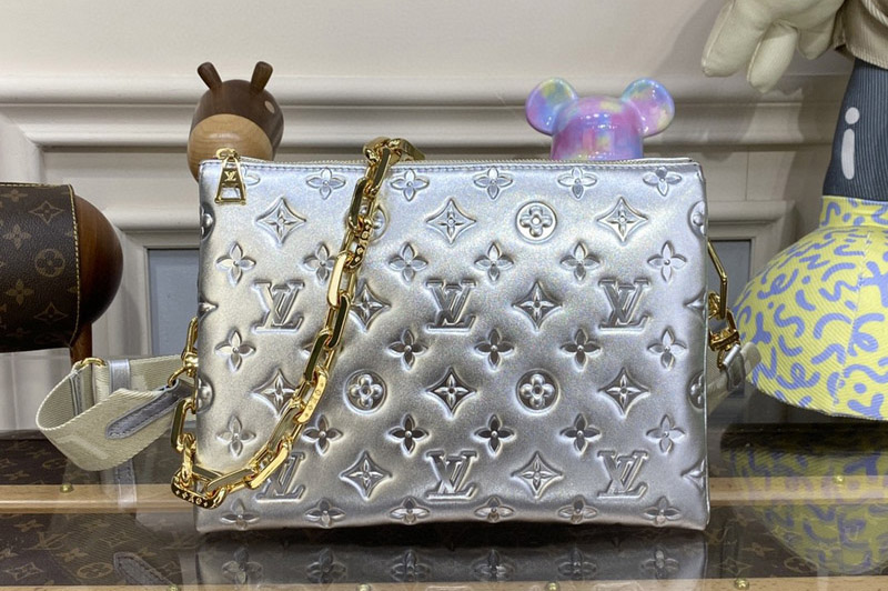 Louis Vuitton M21769 LV Coussin PM handbag in Silver puffy lambskin