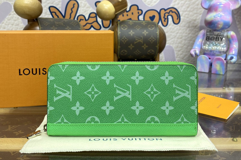 Louis Vuitton M30994 LV Zippy Wallet in Green Taiga cowhide leather and Monogram coated canvas