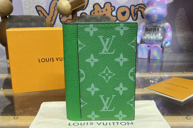 Louis Vuitton M31030 LV Passport Cover wallet in Green Taiga cowhide leather and Monogram coated canvas