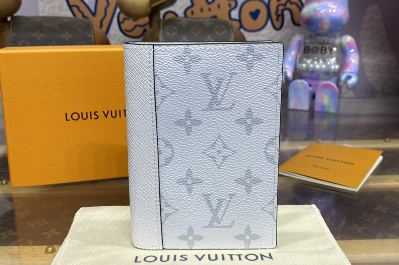 Louis Vuitton M31030 LV Passport Cover wallet in White Taiga cowhide leather and Monogram coated canvas