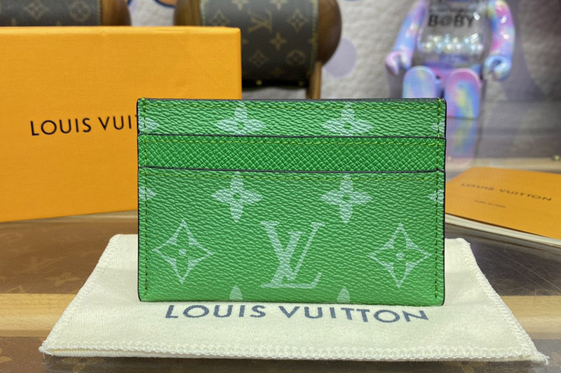 Louis Vuitton M31060 LV Porte Cartes Double card holder in Green Taiga cowhide leather and Monogram coated canvas