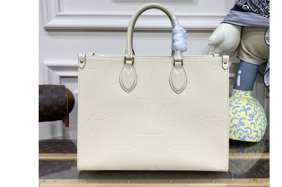 Louis Vuitton M45595 LV Onthego MM tote bag in White Monogram Empreinte leather