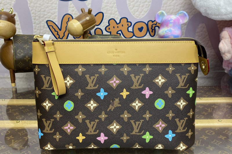 Louis Vuitton M83568 LV Pochette Voyage Souple bag in Monogram Craggy canvas