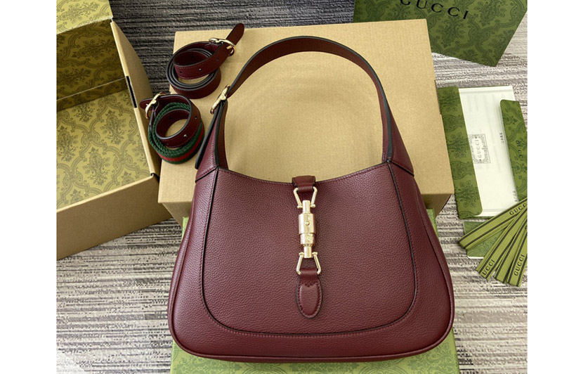 Gucci 810232 Jackie 1961 small shoulder bag in Gucci Rosso Ancora red natural grain leather
