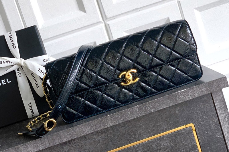 CC Clutch With Chain Bag in Navy Blue Leather