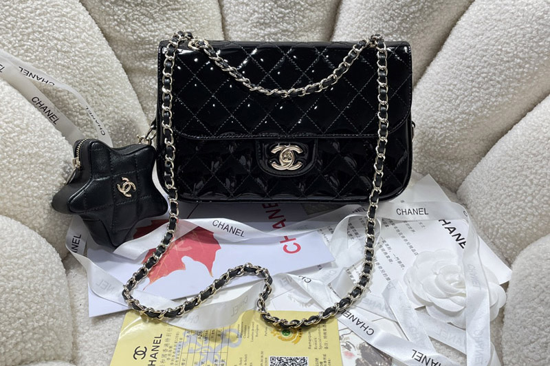 CC Flap Bag in Black Leather