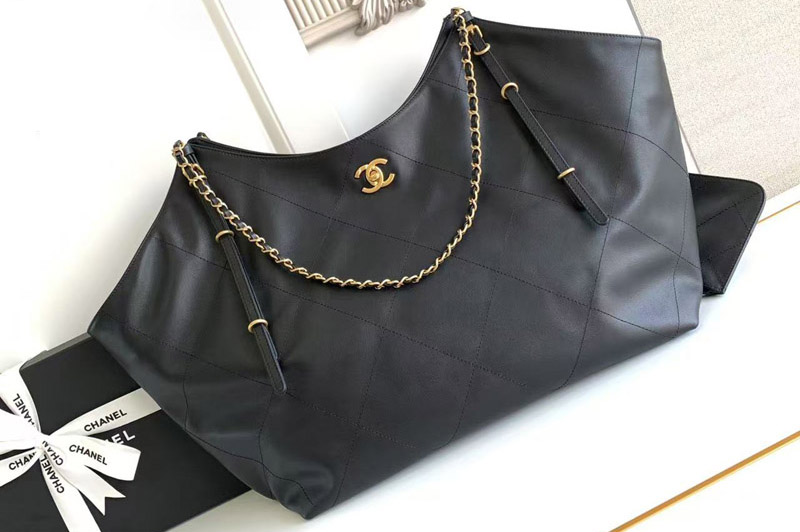 CC Maxi Shopping Bag in Black Leather