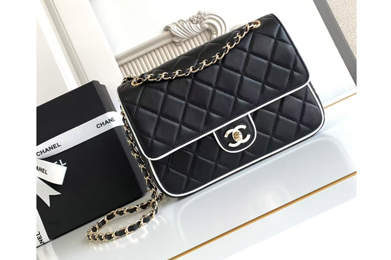 CC Flap Bag in Black Leather