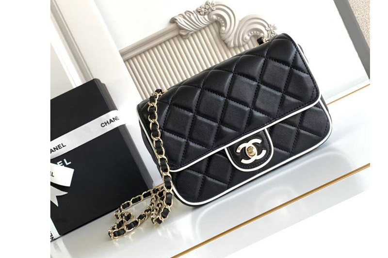 CC Flap Bag in Black Leather