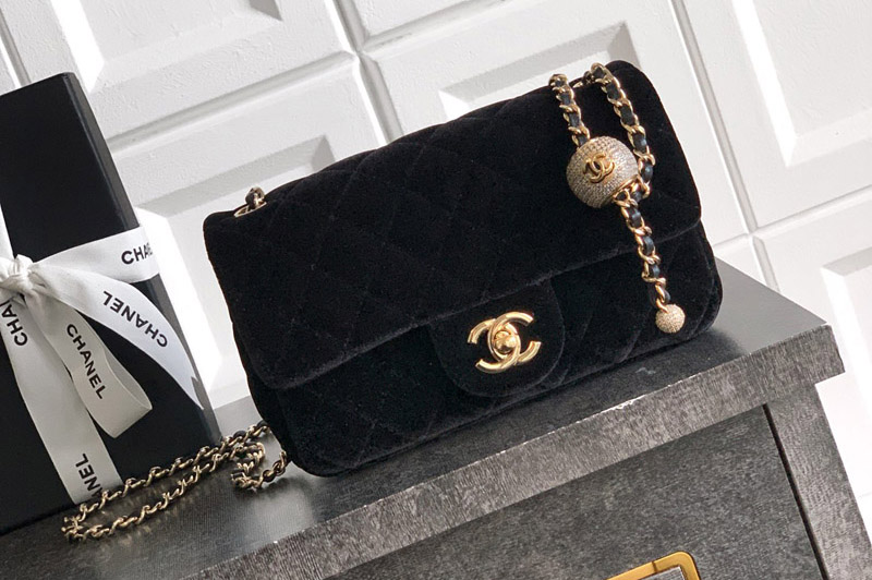 CC AS1787 Mini Flap Bag in Black Velvet