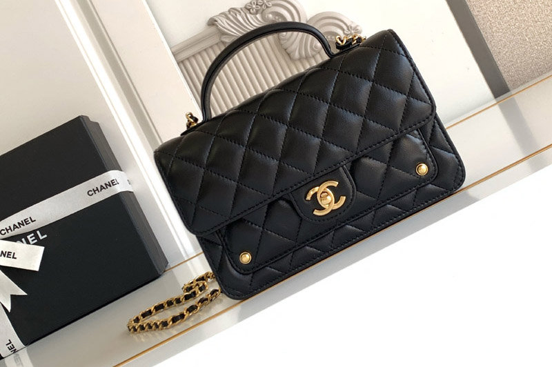 CC Clutch With Chain In Black Leather