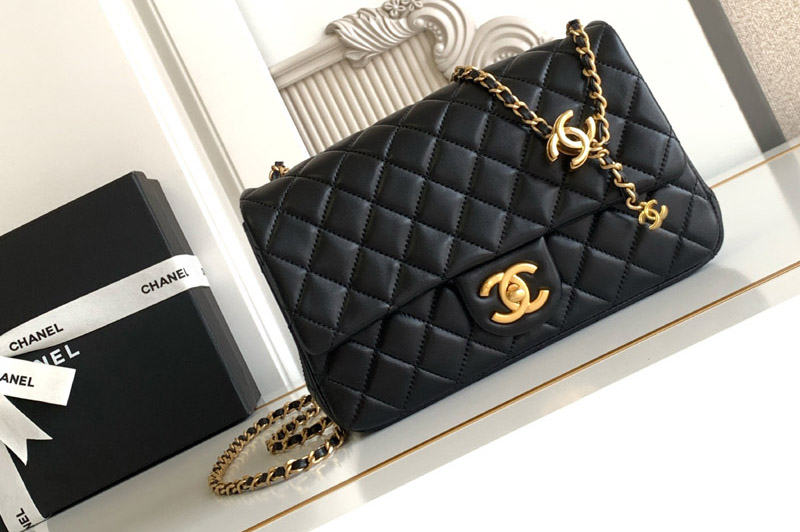 CC Flap Bag in Black Leather