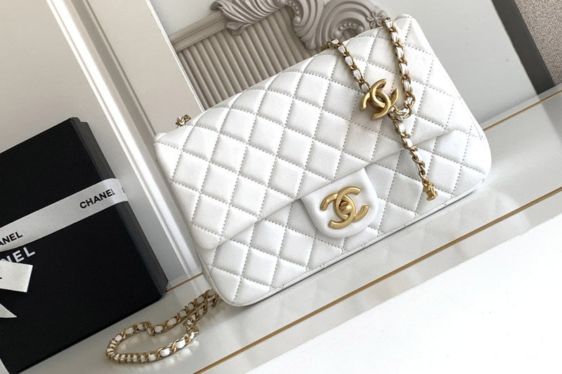 CC Flap Bag in White Leather