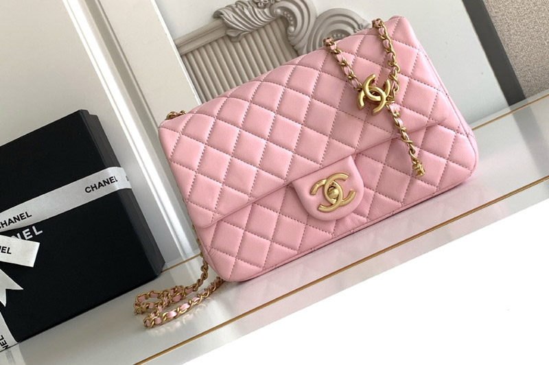 CC Flap Bag in Pink Leather