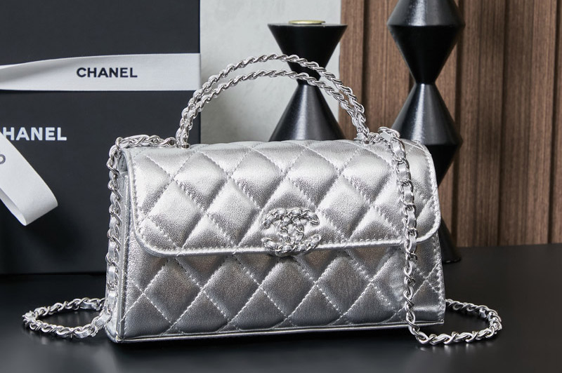 CC Clutch With Chain in Silver Leather