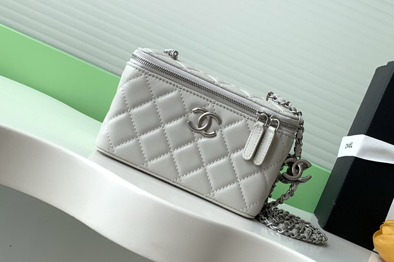 CC Long Vanity With Chain in White Leather
