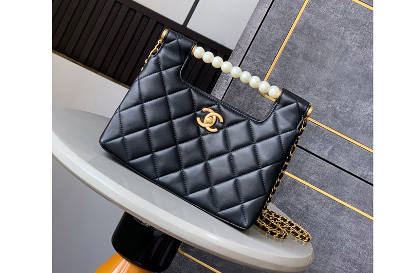 CC Shopping Bag in Black Leather