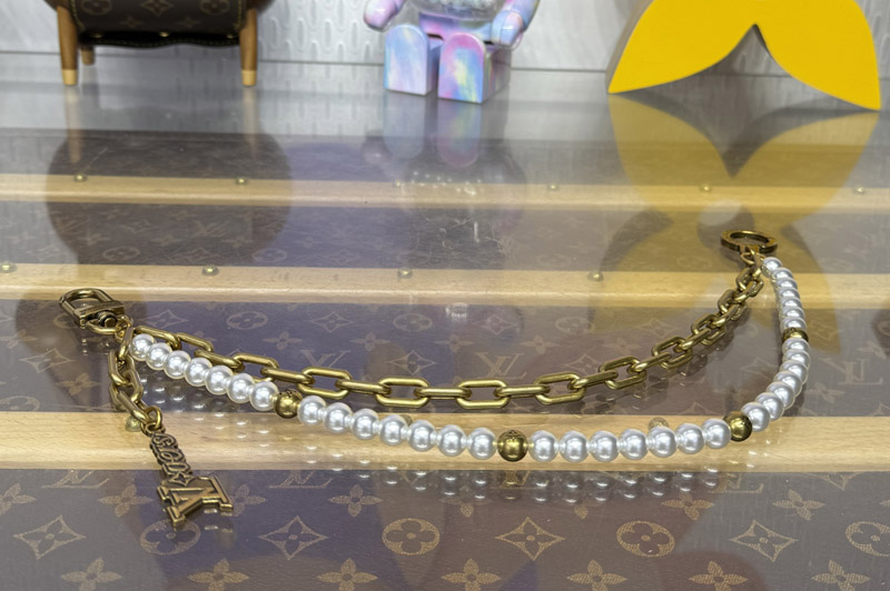 Louis Vuitton M01689 LV Chain Belt Pearls Bag Charm