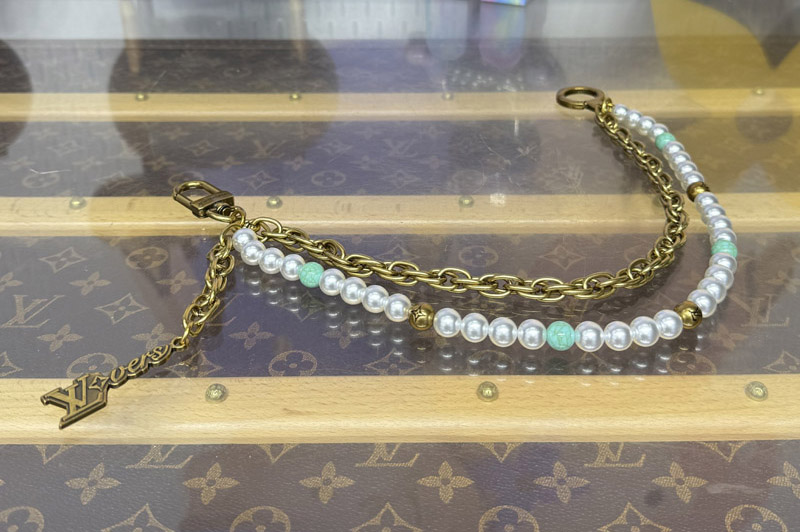 Louis Vuitton M02097 LV Chain Belt Pearls Bag Charm