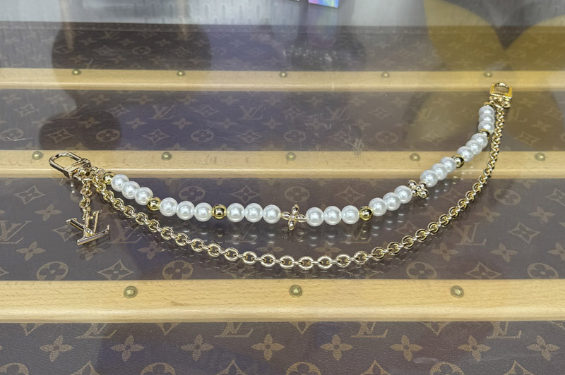 Louis Vuitton M02608 LV Pearl River Bag Charm