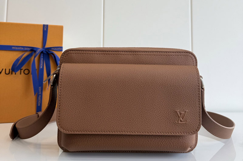 Louis Vuitton M25981 LV Boarding Messenger bag