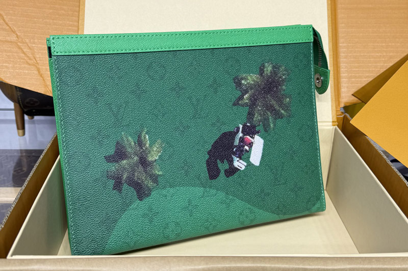 Louis Vuitton M61692 LV Pochette Voyage MM Bag